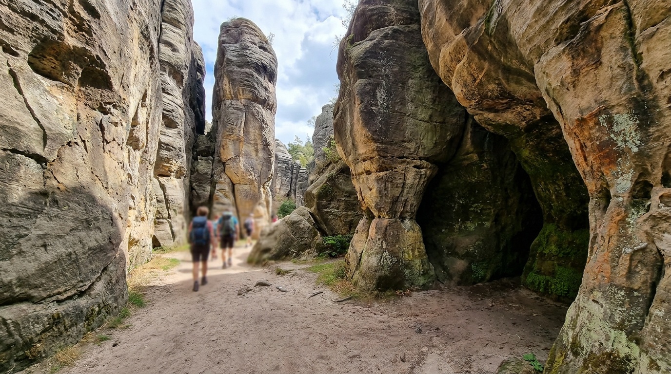 Towering rock columns and grottoes along the Echo Canyon Loop trail