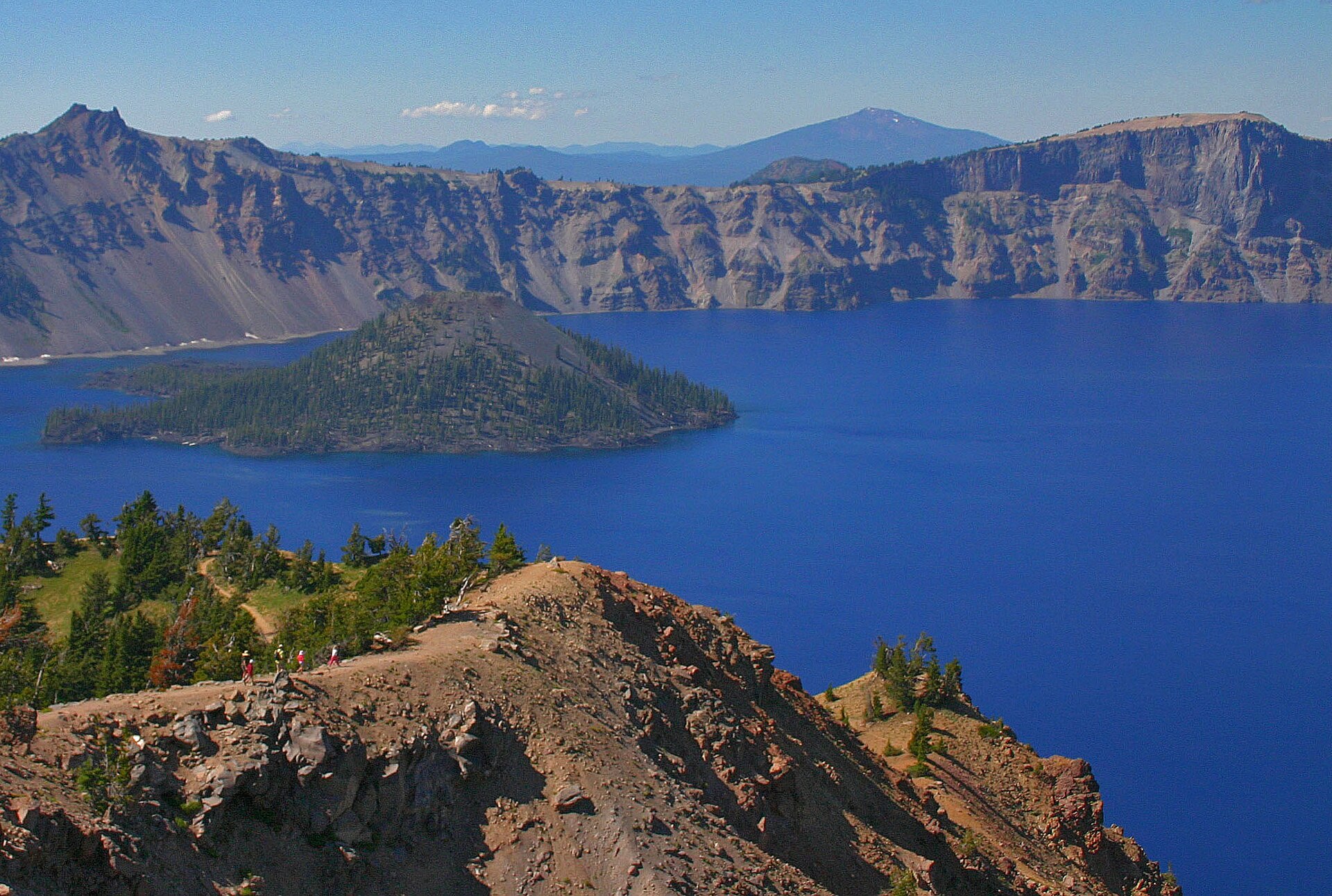 Hikers on the Garfield Peak Trail above Crater Lake