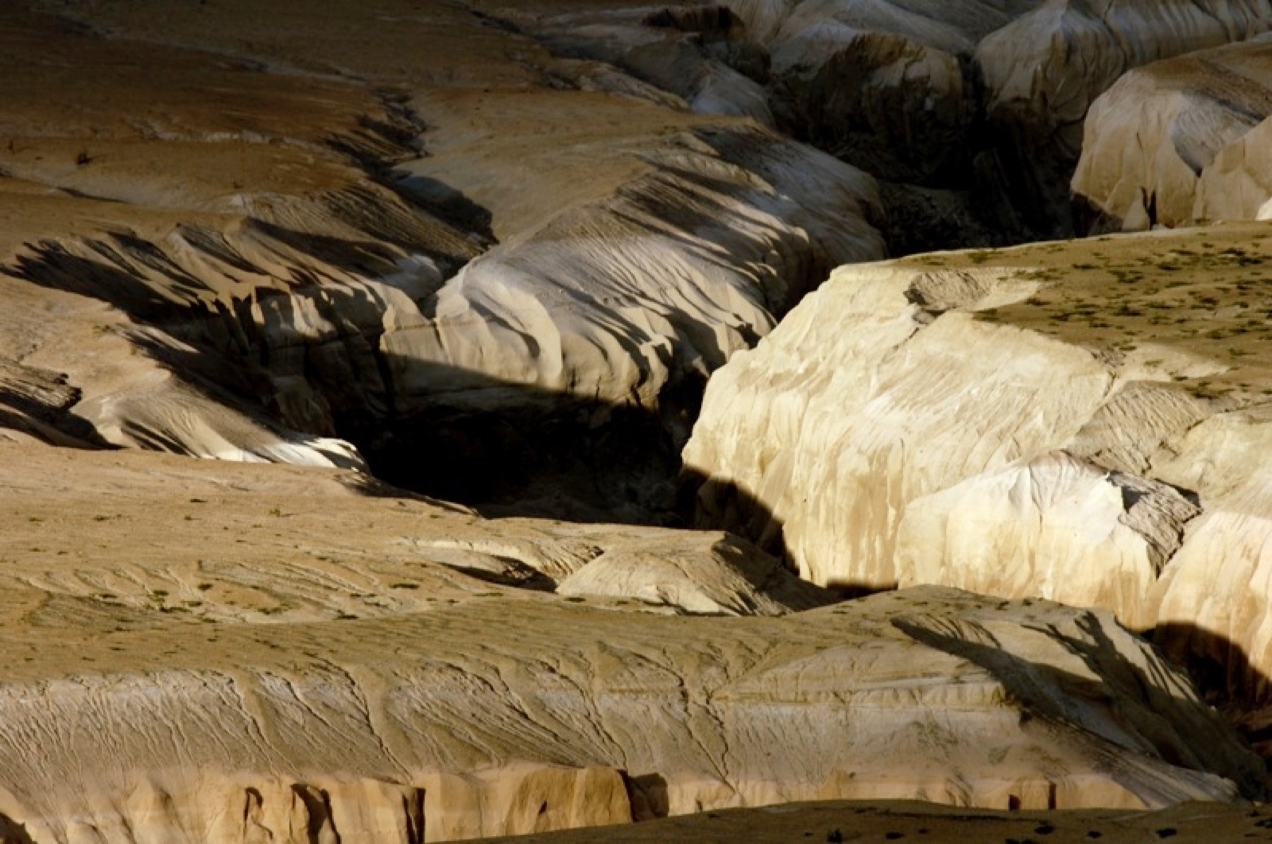 Ash canyons in the Valley of Ten Thousand Smokes