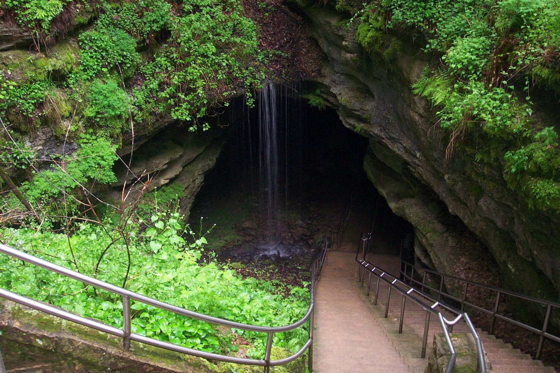 Stairs descending into the Historic Entrance of Mammoth Cave