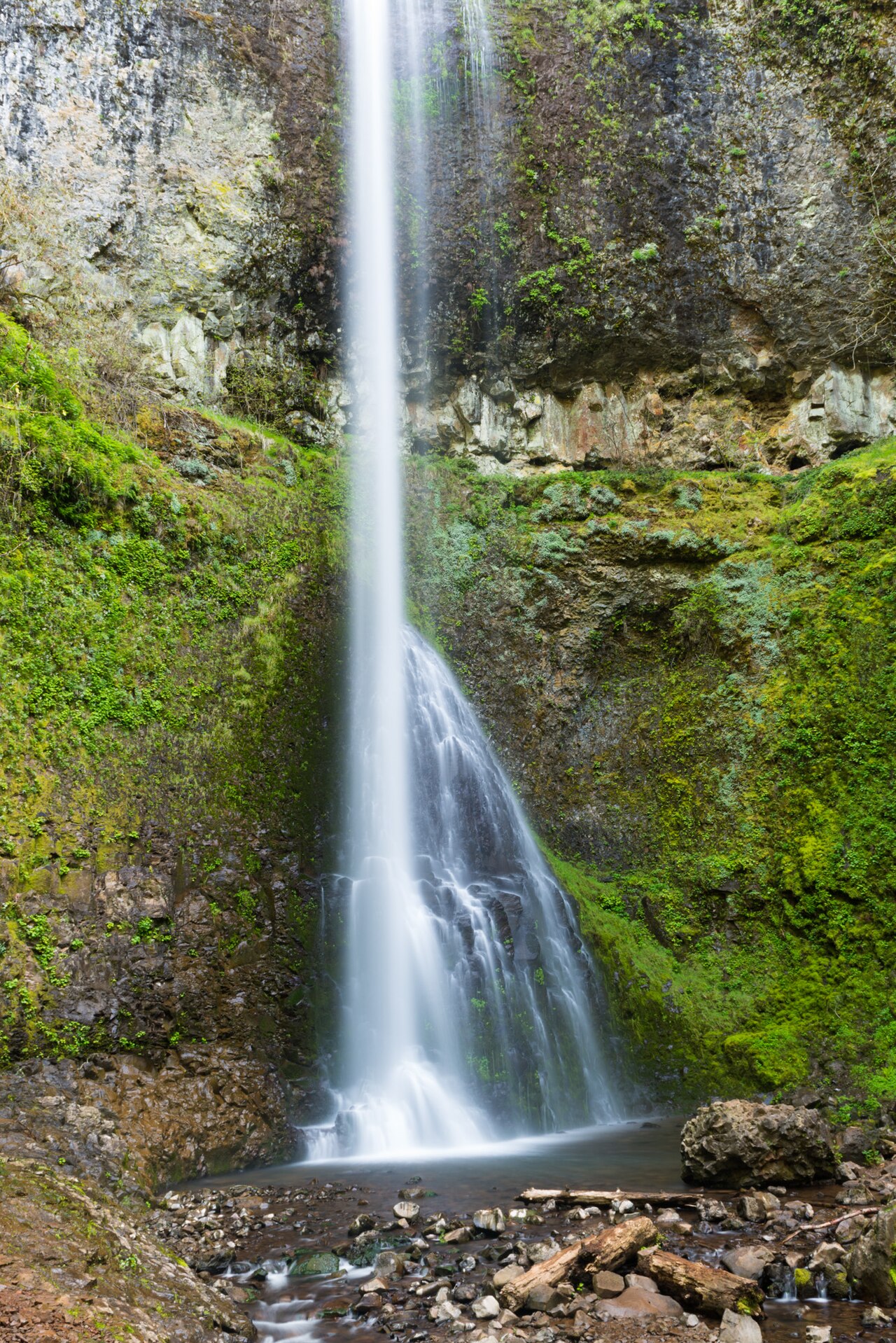 Double Falls on the Trail of Ten Falls in Silver Falls State Park