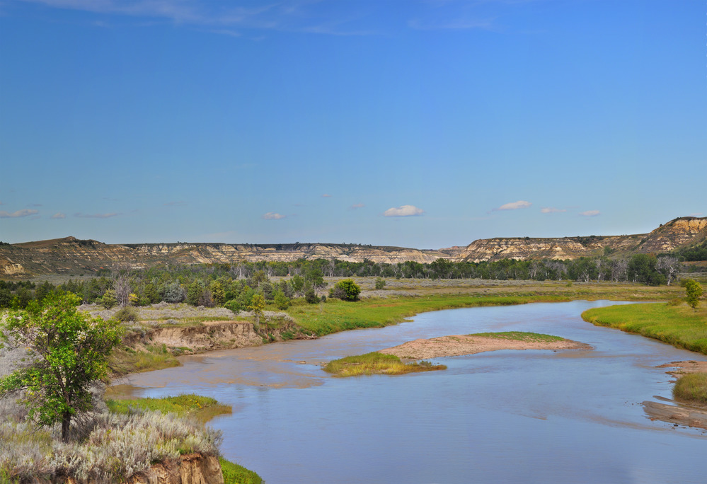 The Maah Daah Hey Trail crossing open badlands country